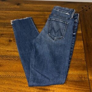 MOTHER Ankle Cropped Blue Jeans